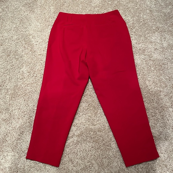 Cleo Every Body Red Cropped Pants with Tie Belt - Picture 4 of 6